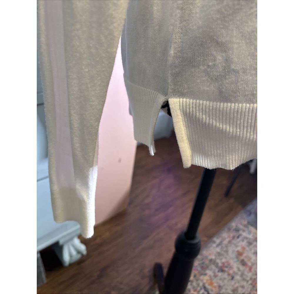 Banana Republic White V-Neck Lightweight Cardigan Women's Size Small Y2K Soft - Picture 2 of 10